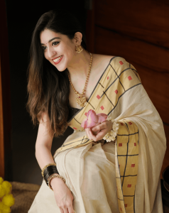 Varnika Saree – Elegant Festive Wear – Onam Offer