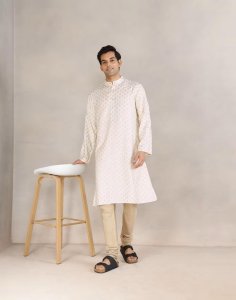 Offwhite Men’s Long Kurta – Classic Ethnic Style – Onam Offer